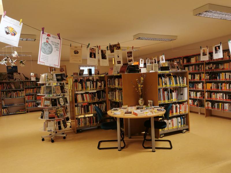 Bücherei Haslau-Maria Ellend innen