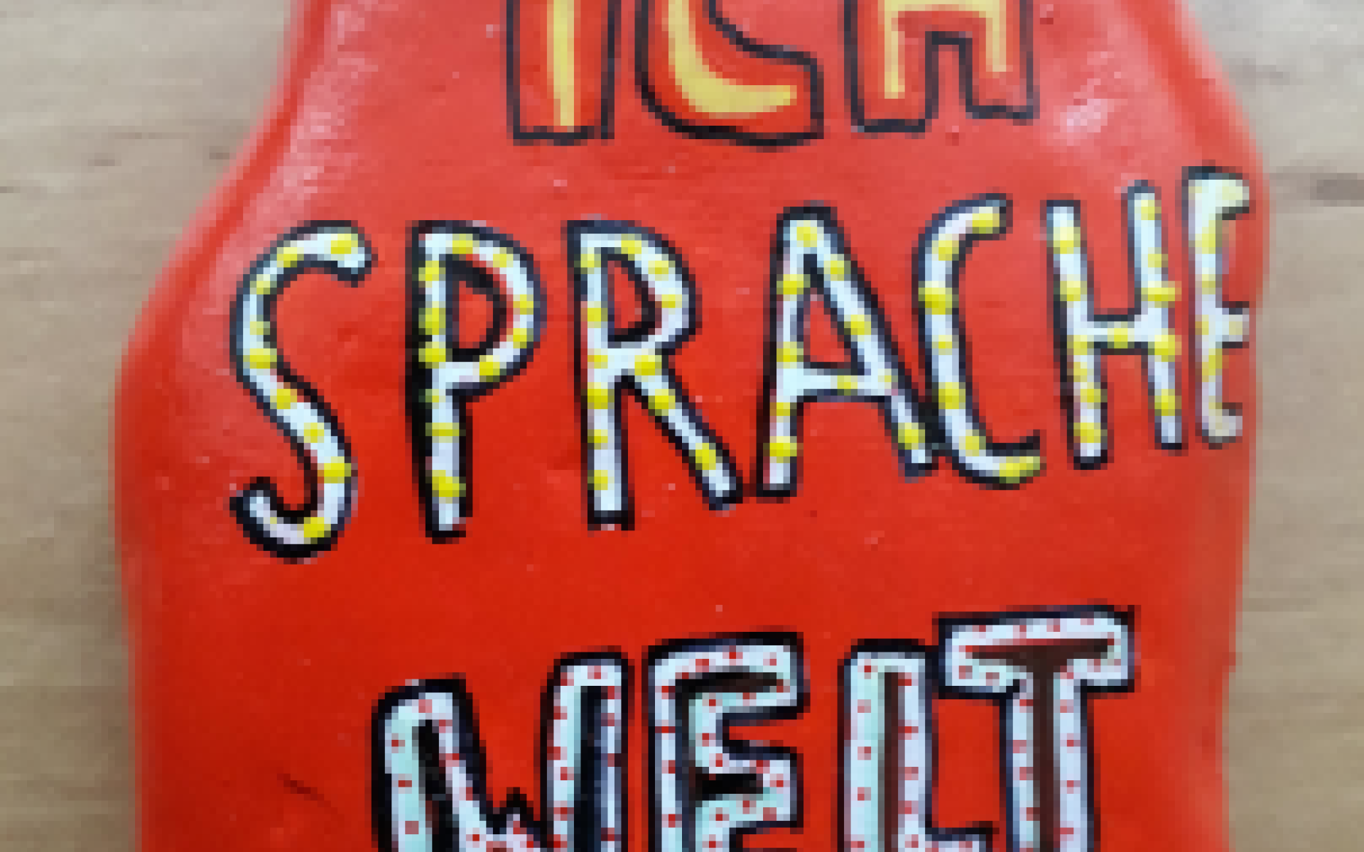 Stein mit "Ich, Sprache, Welt"