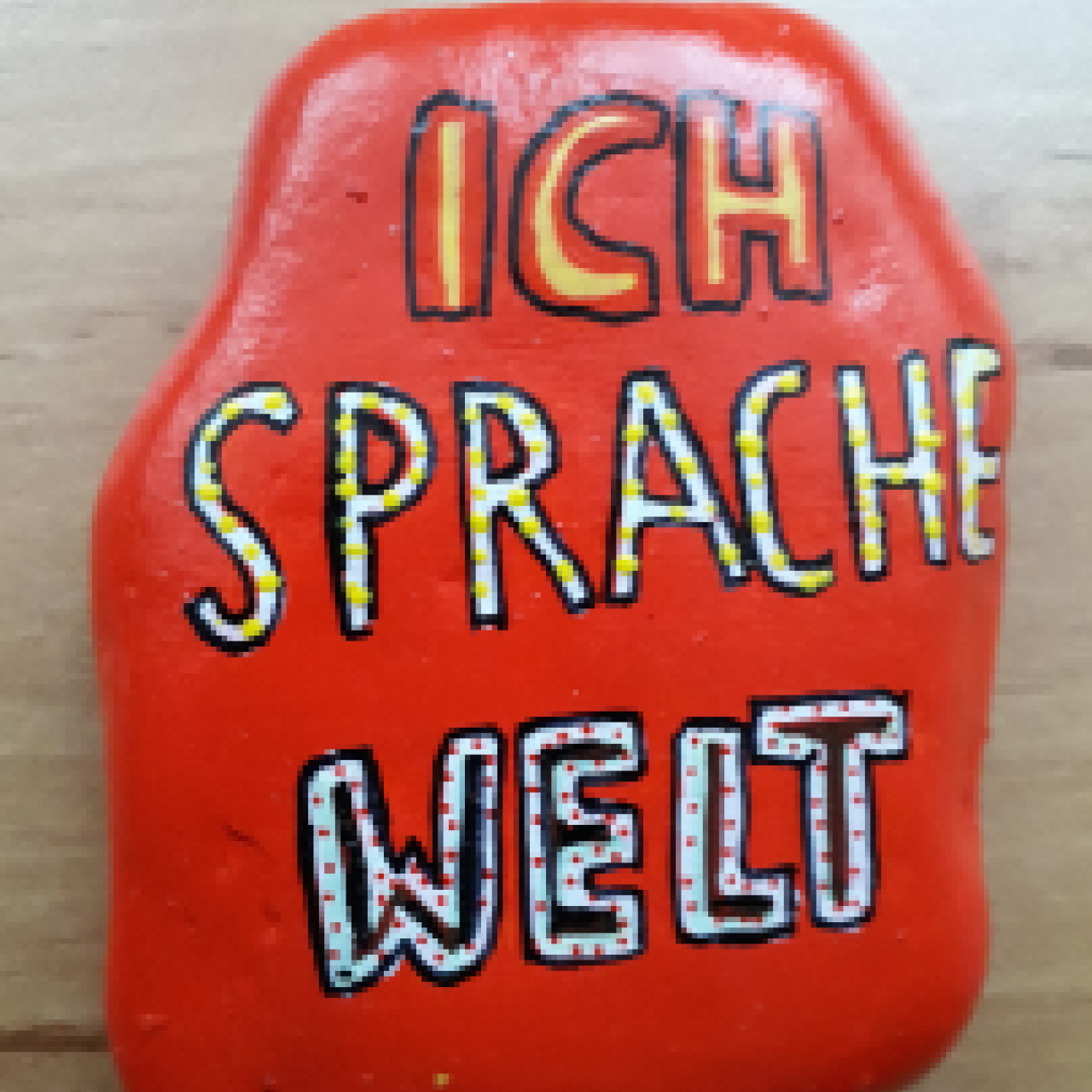 Stein mit "Ich, Sprache, Welt"